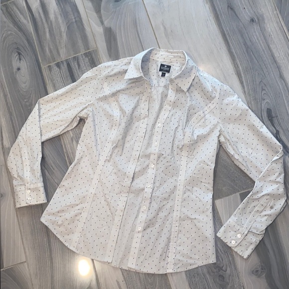 Express button up shirt with purple polka dots - Picture 4 of 4